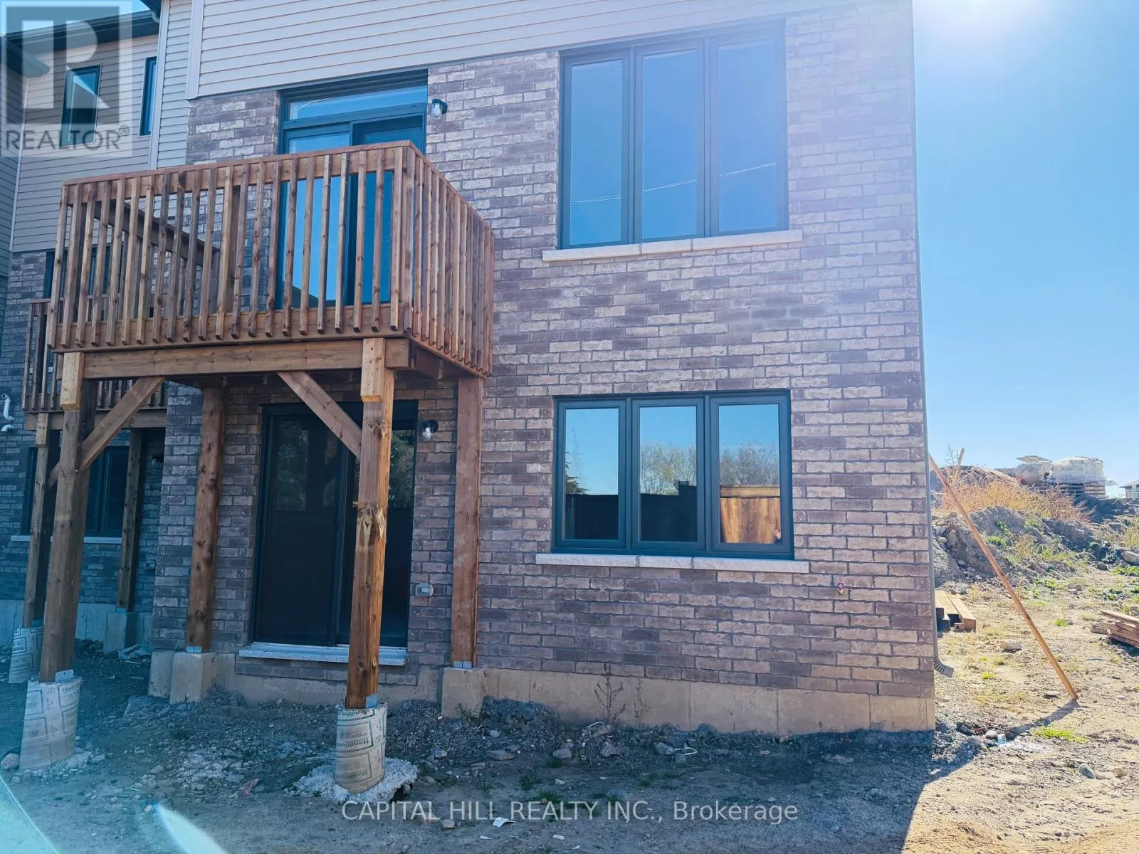 1104 PERIWINKLE CRESCENT