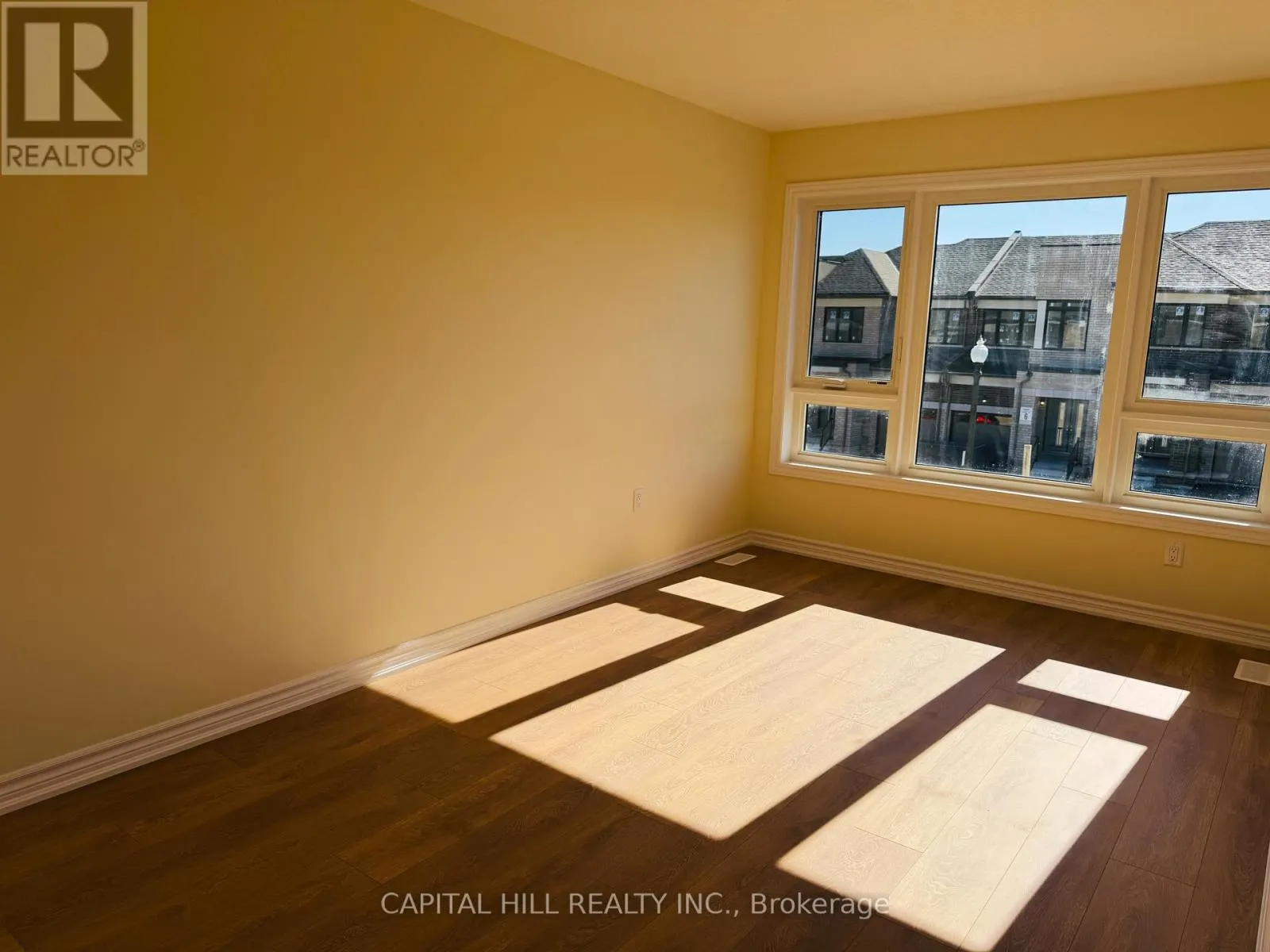 1104 PERIWINKLE CRESCENT