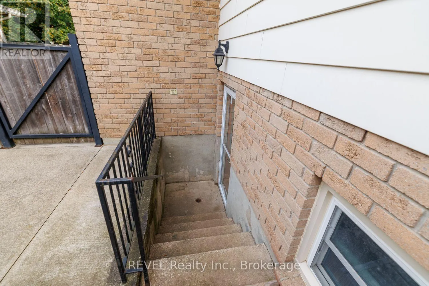 105 ELMA STREET