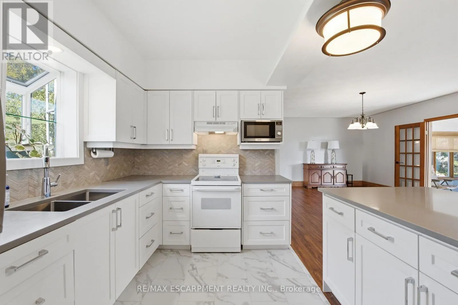 1022 LAKESHORE ROAD