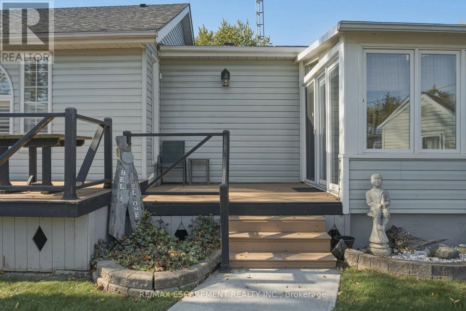 1022 LAKESHORE ROAD