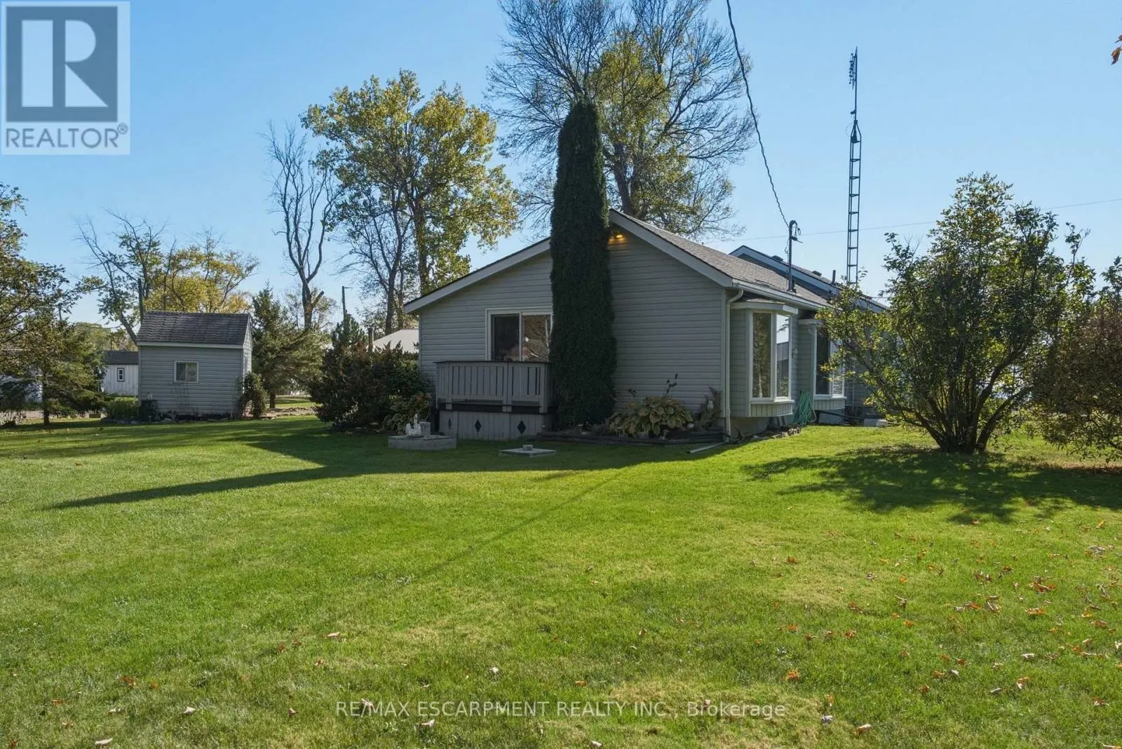 1022 LAKESHORE ROAD