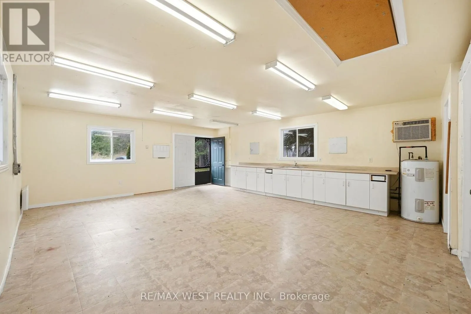 606095 RIVER ROAD