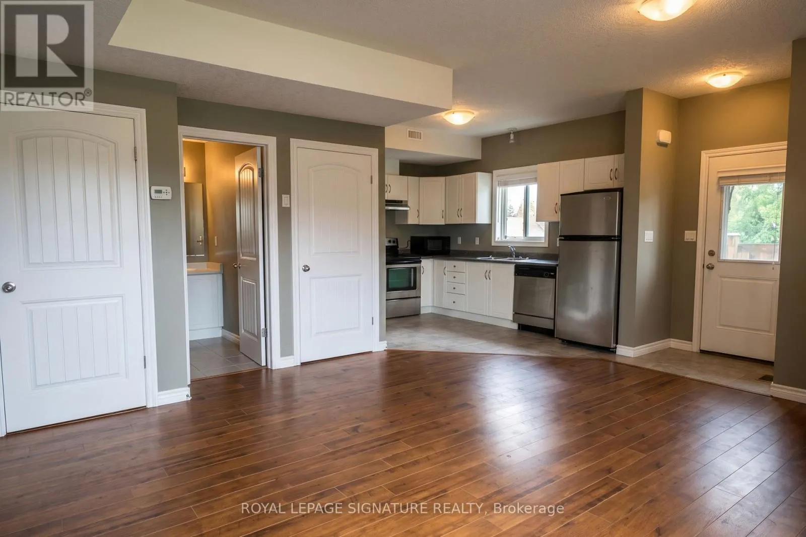 MAIN LEVEL - 654 ST. DAVID STREET N