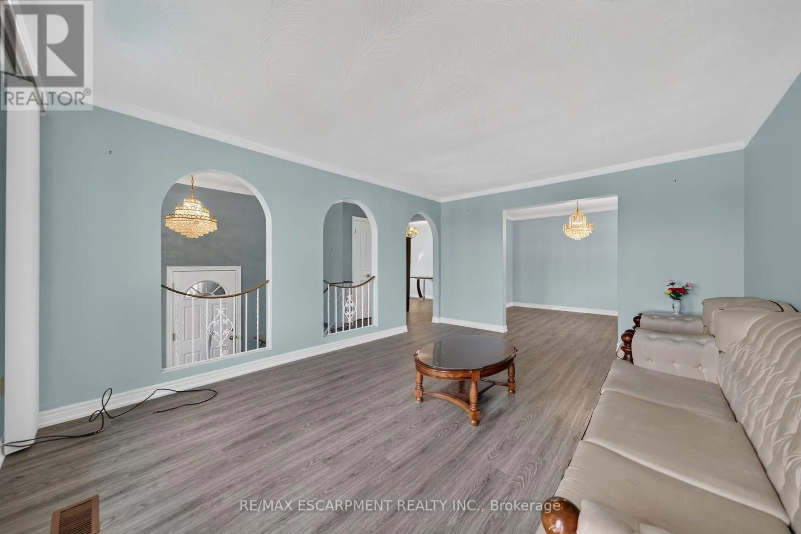72 TERESA STREET N