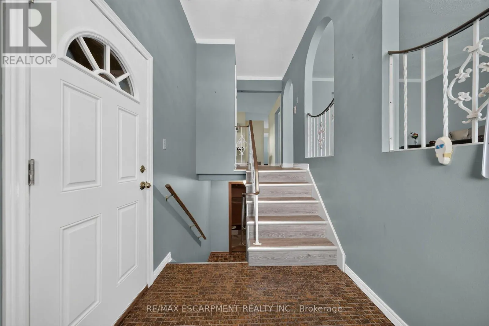 72 TERESA STREET N