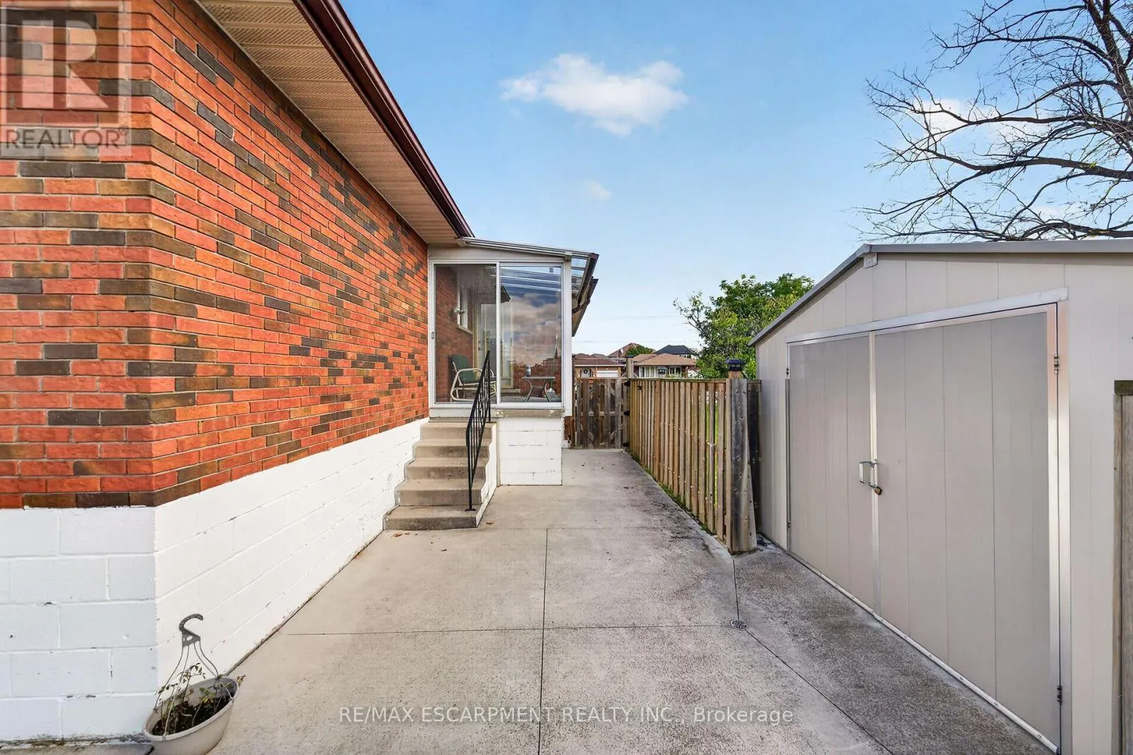 72 TERESA STREET N