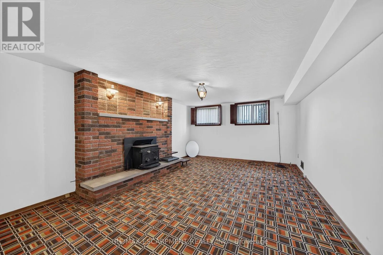 72 TERESA STREET N