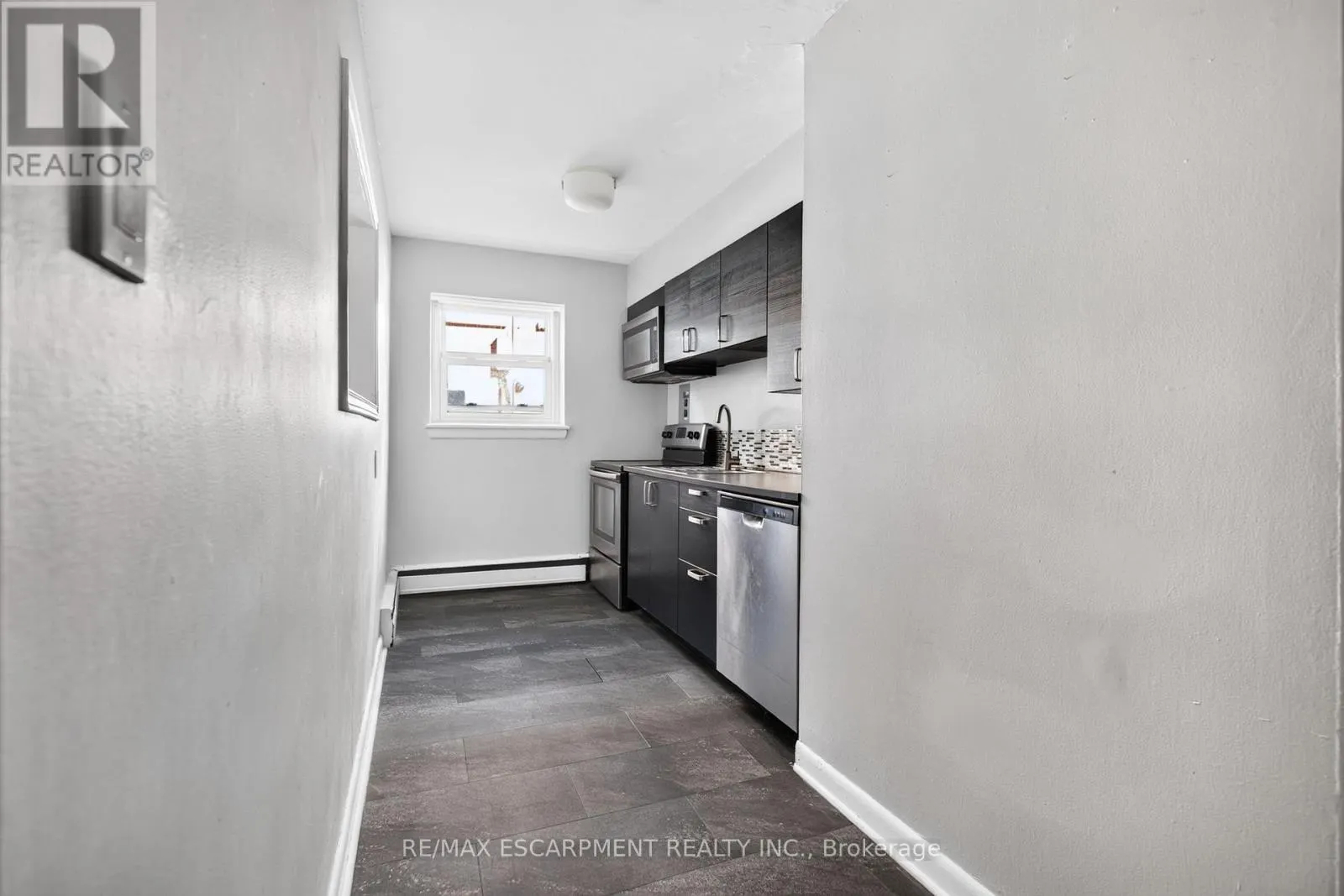 1 - 3 APPLEWOOD AVENUE