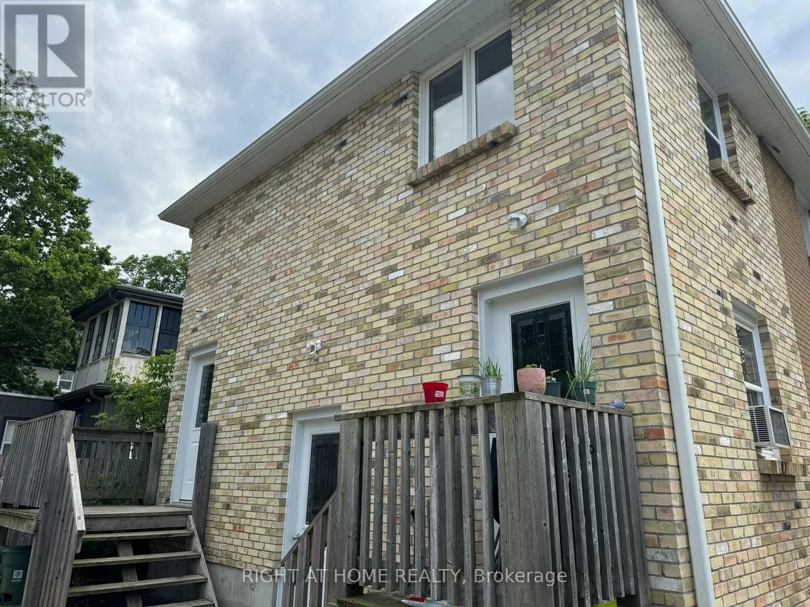 17 EVERGREEN AVENUE