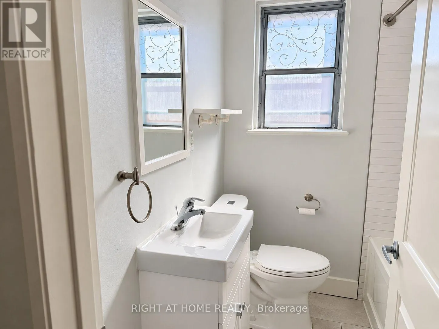 21 EVERGREEN AVENUE