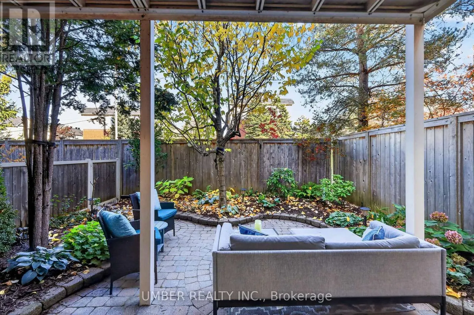 23 BRIARWAY PRIVATE