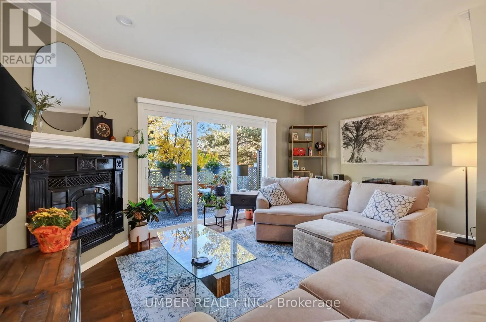 23 BRIARWAY PRIVATE