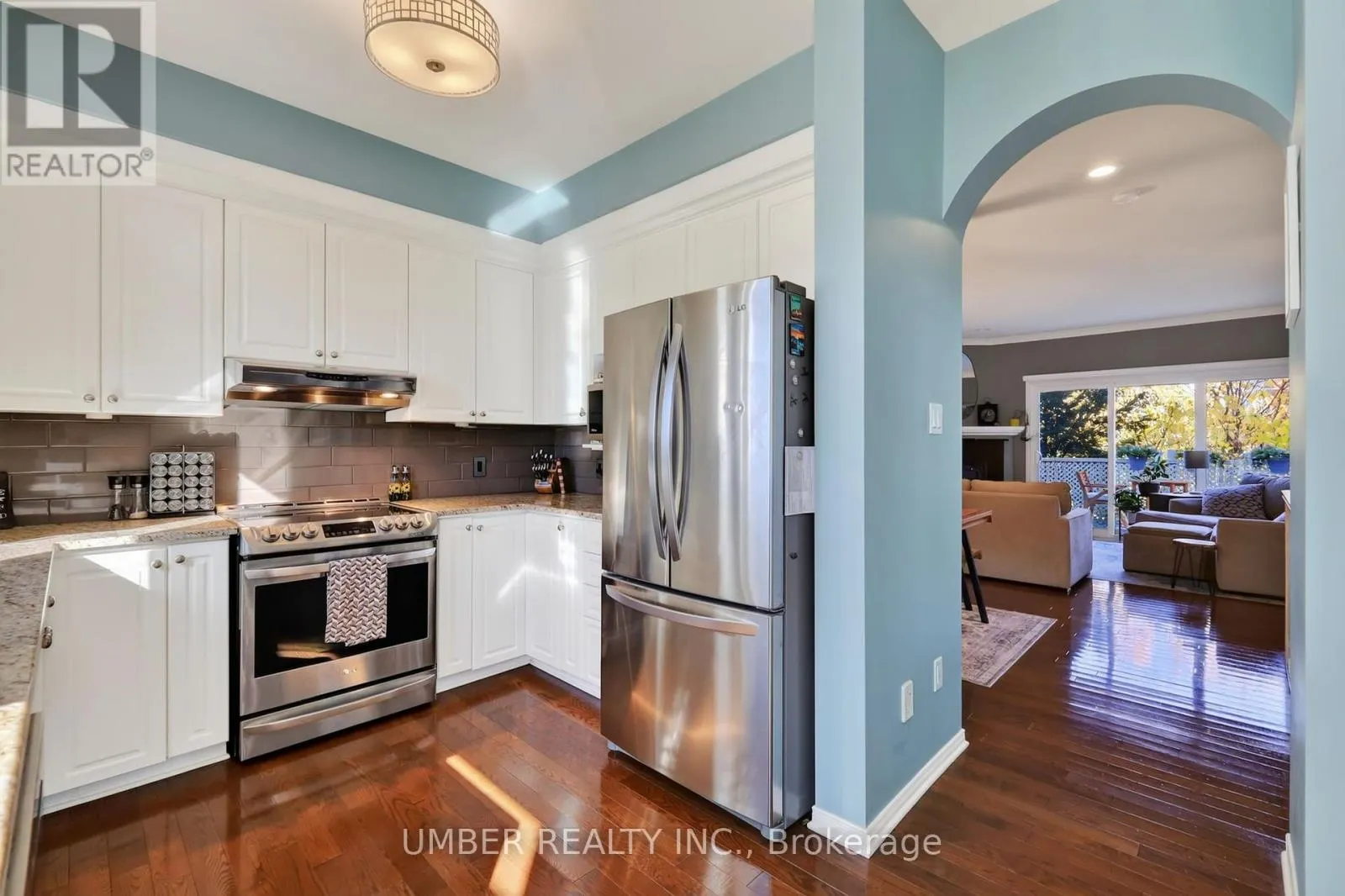 23 BRIARWAY PRIVATE