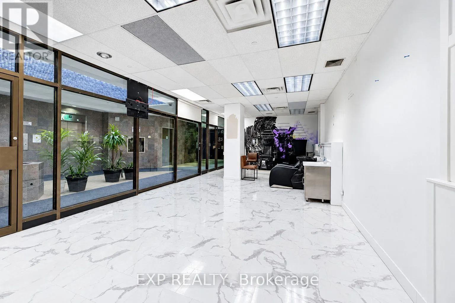 103 - 30 DUKE STREET W