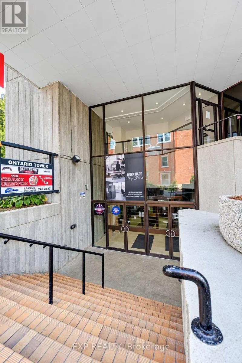 103 - 30 DUKE STREET W