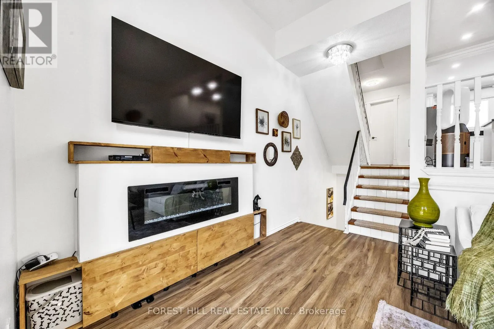 40 - 1238 LIMBERLOST ROAD #40