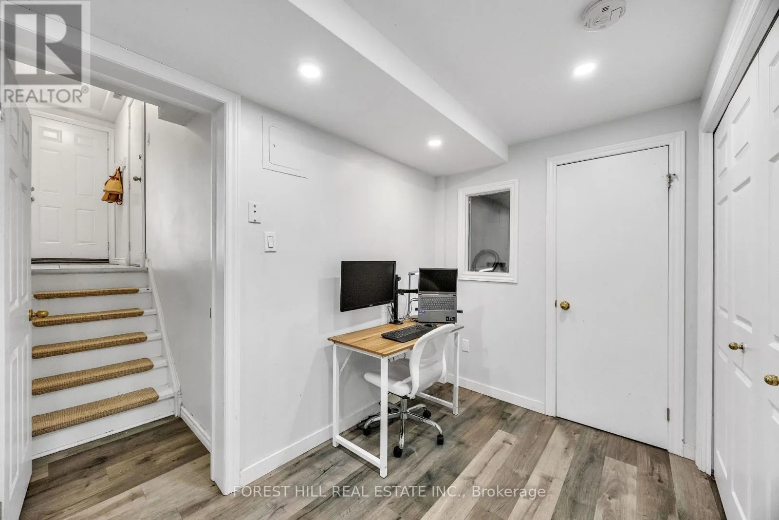 40 - 1238 LIMBERLOST ROAD #40