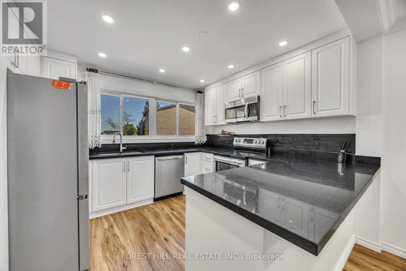 40 - 1238 LIMBERLOST ROAD #40