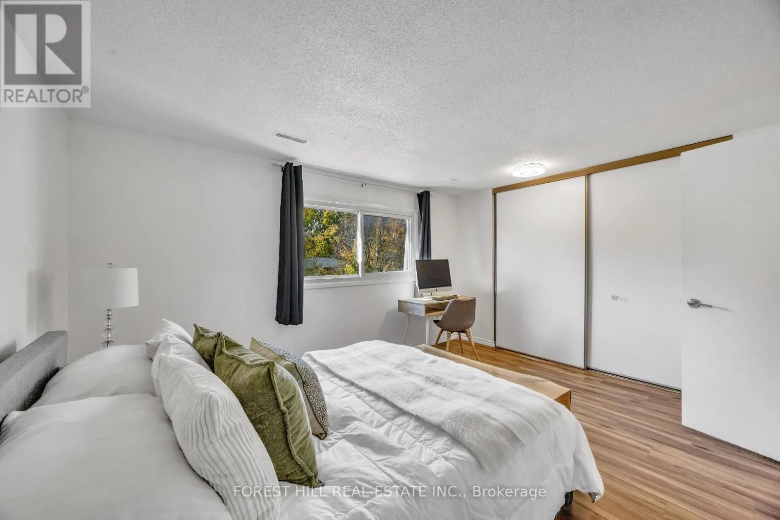 40 - 1238 LIMBERLOST ROAD #40