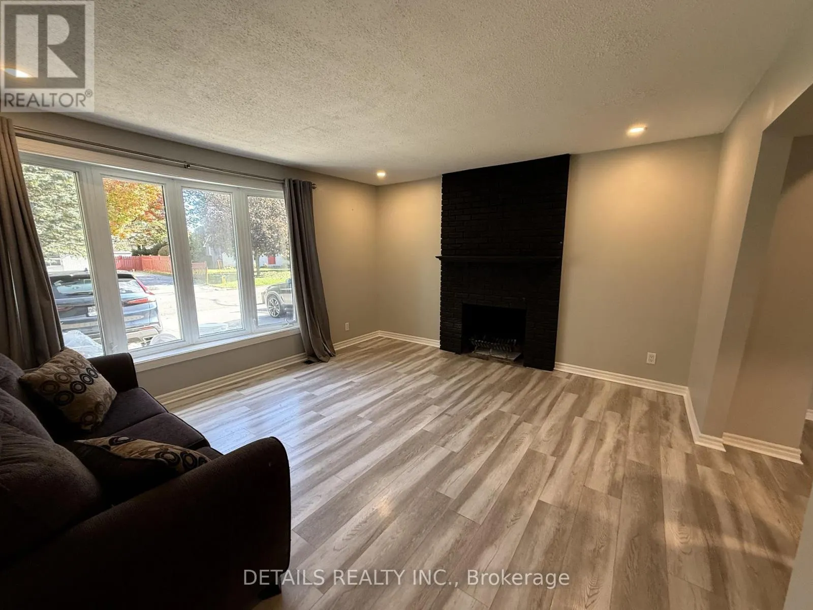 55 SAGINAW CRESCENT