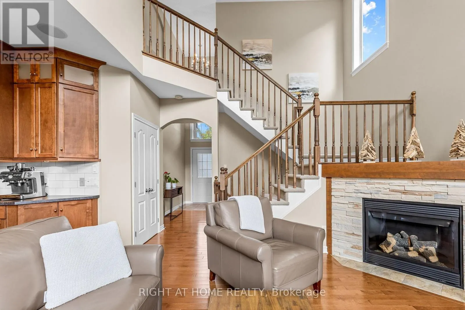 983 FIELDFAIR WAY