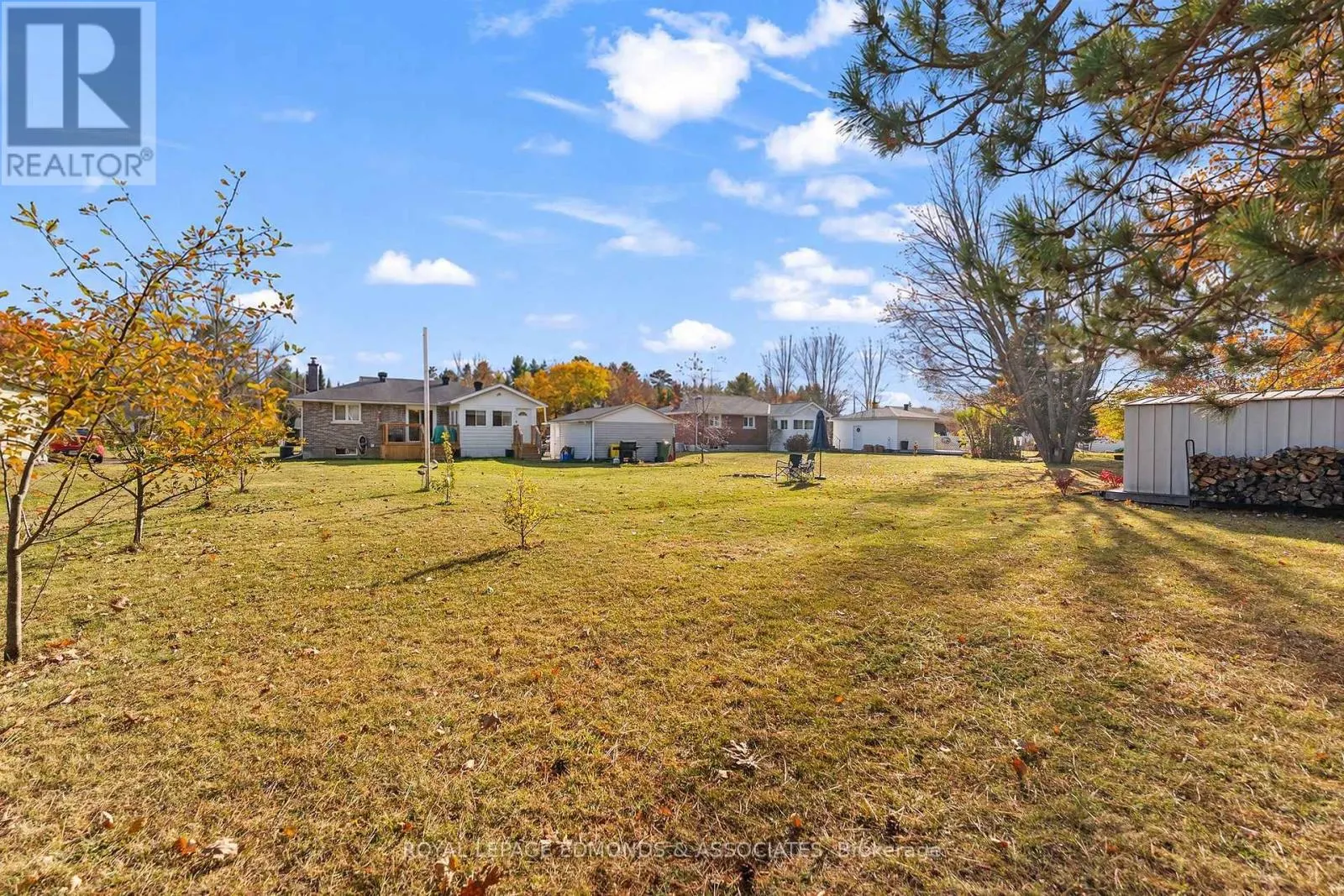 44 SUNSET CRESCENT