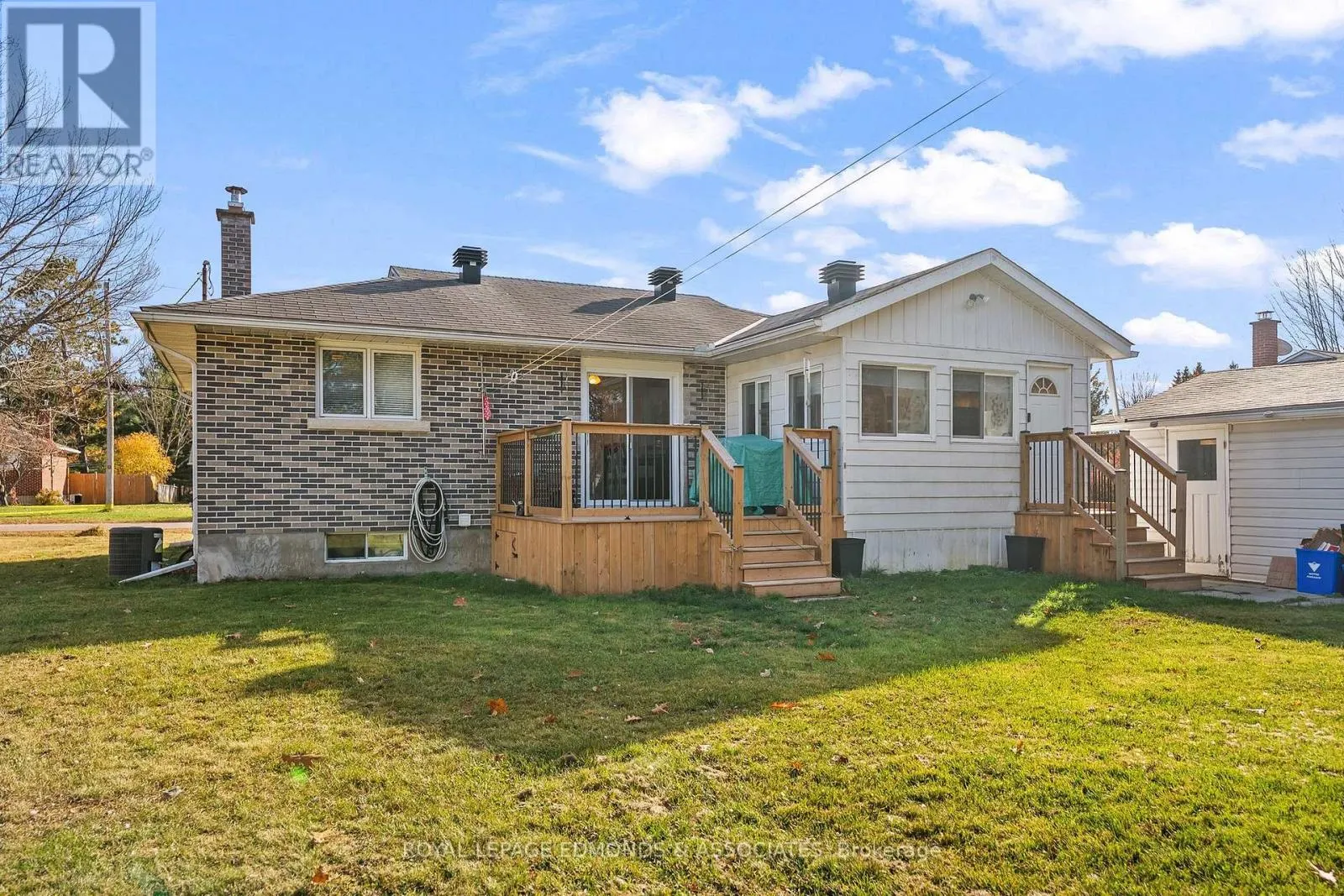 44 SUNSET CRESCENT