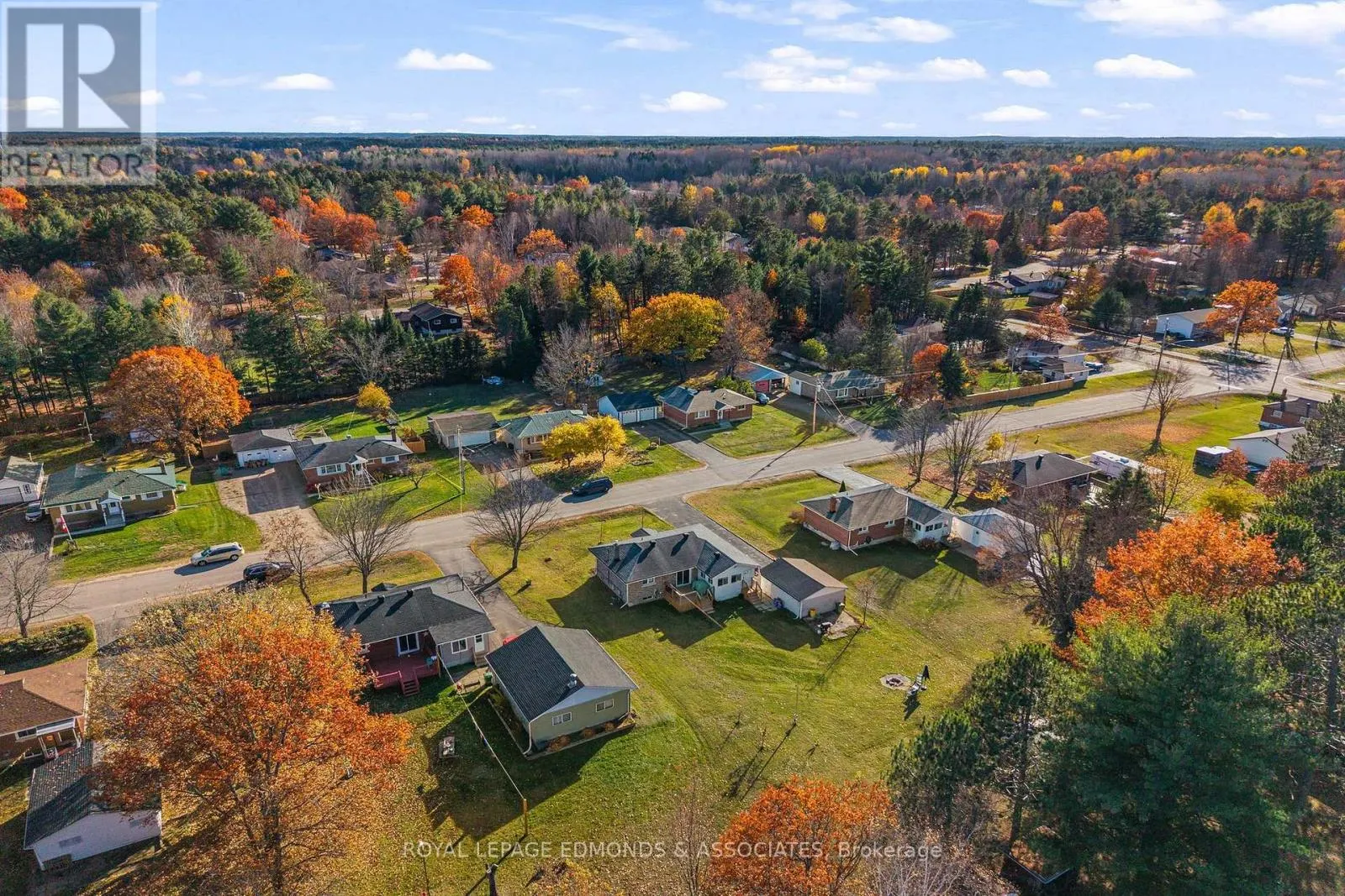44 SUNSET CRESCENT