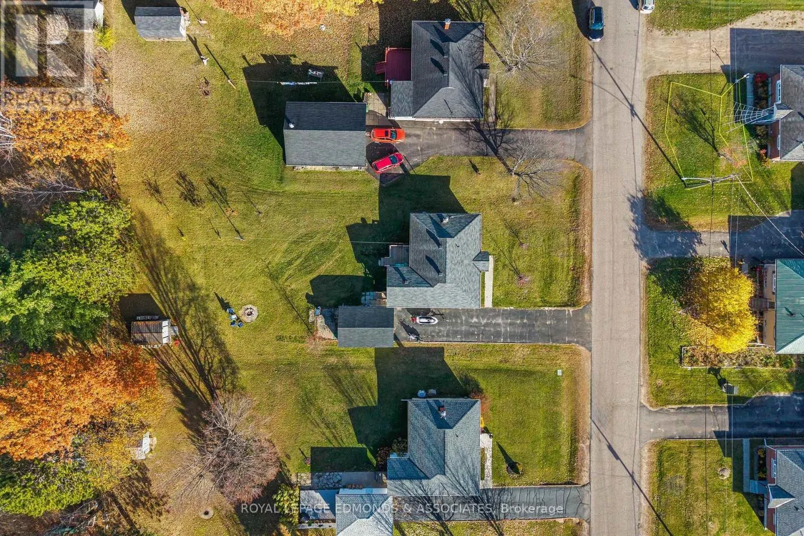 44 SUNSET CRESCENT