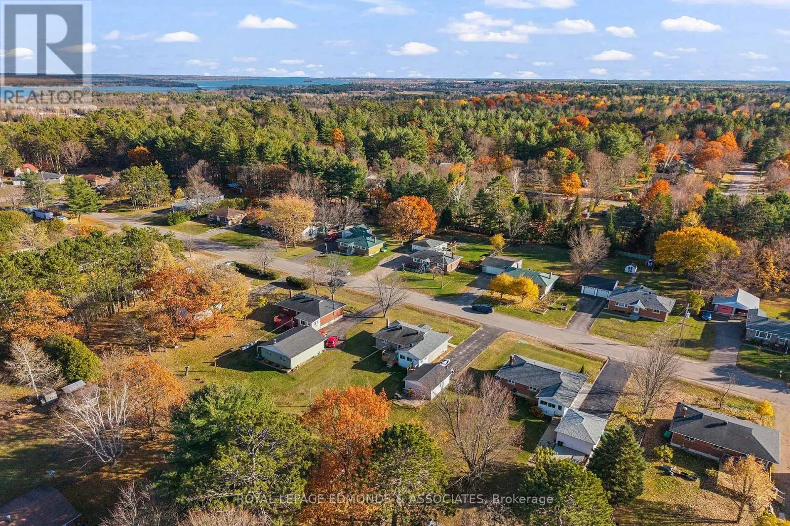 44 SUNSET CRESCENT