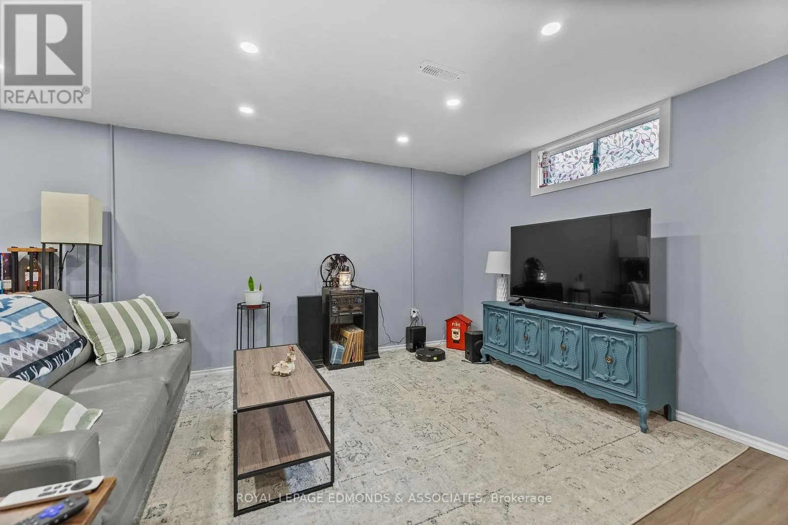 44 SUNSET CRESCENT