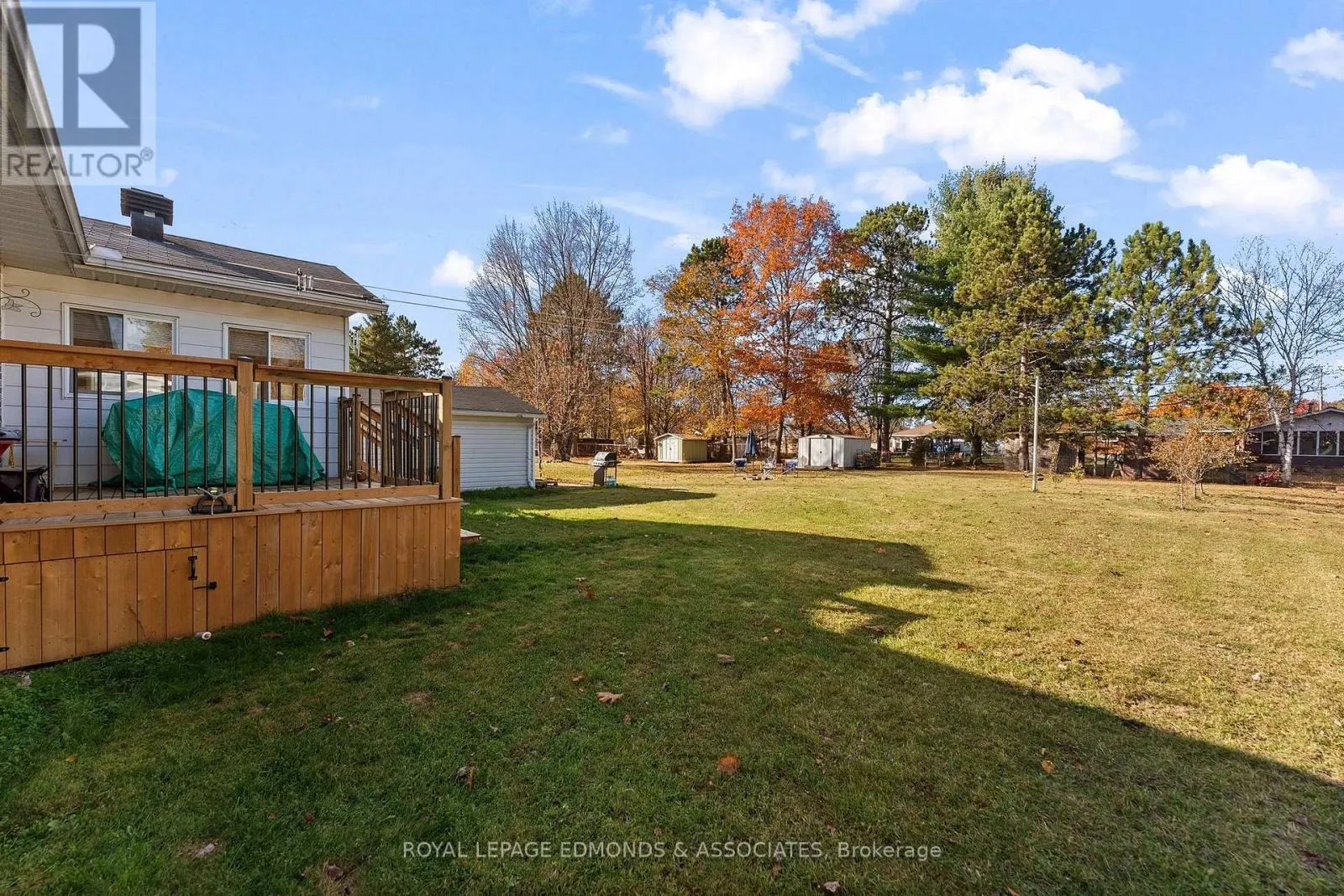 44 SUNSET CRESCENT