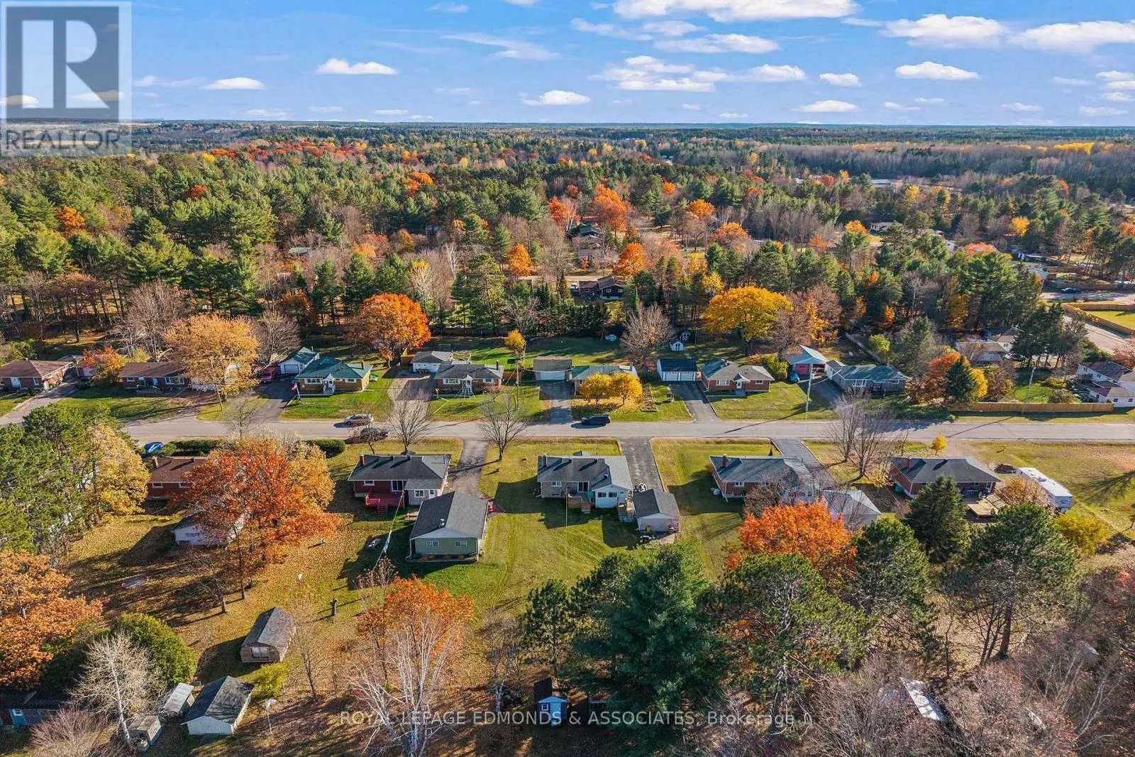 44 SUNSET CRESCENT