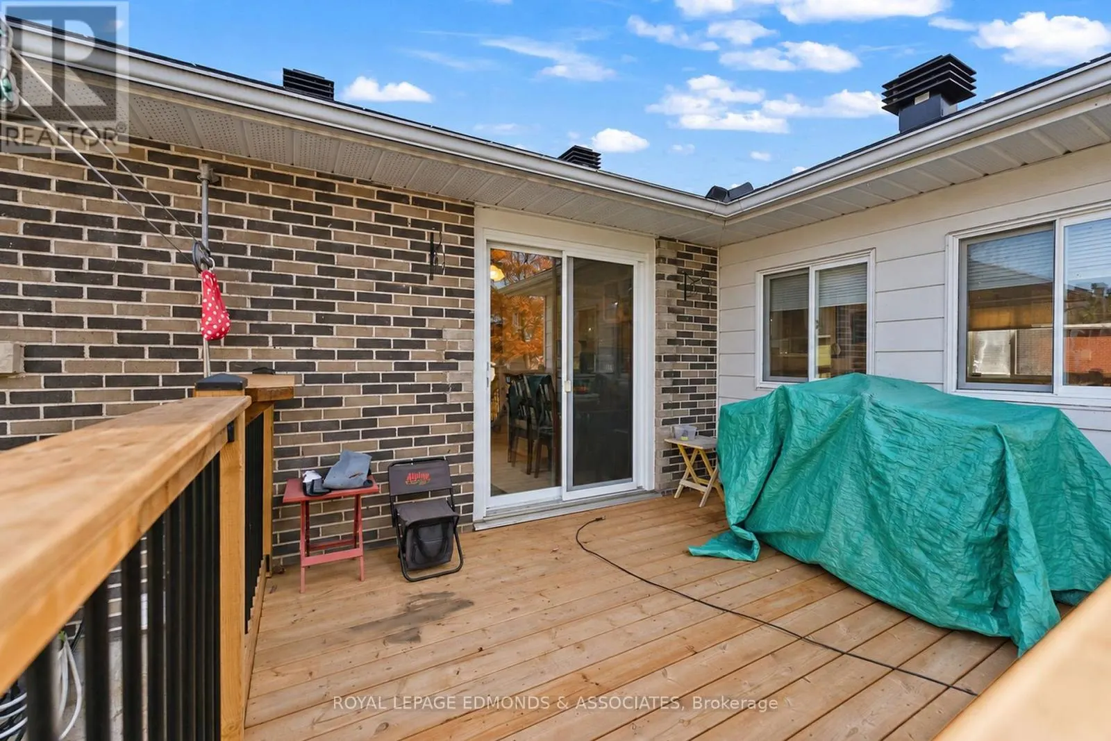44 SUNSET CRESCENT
