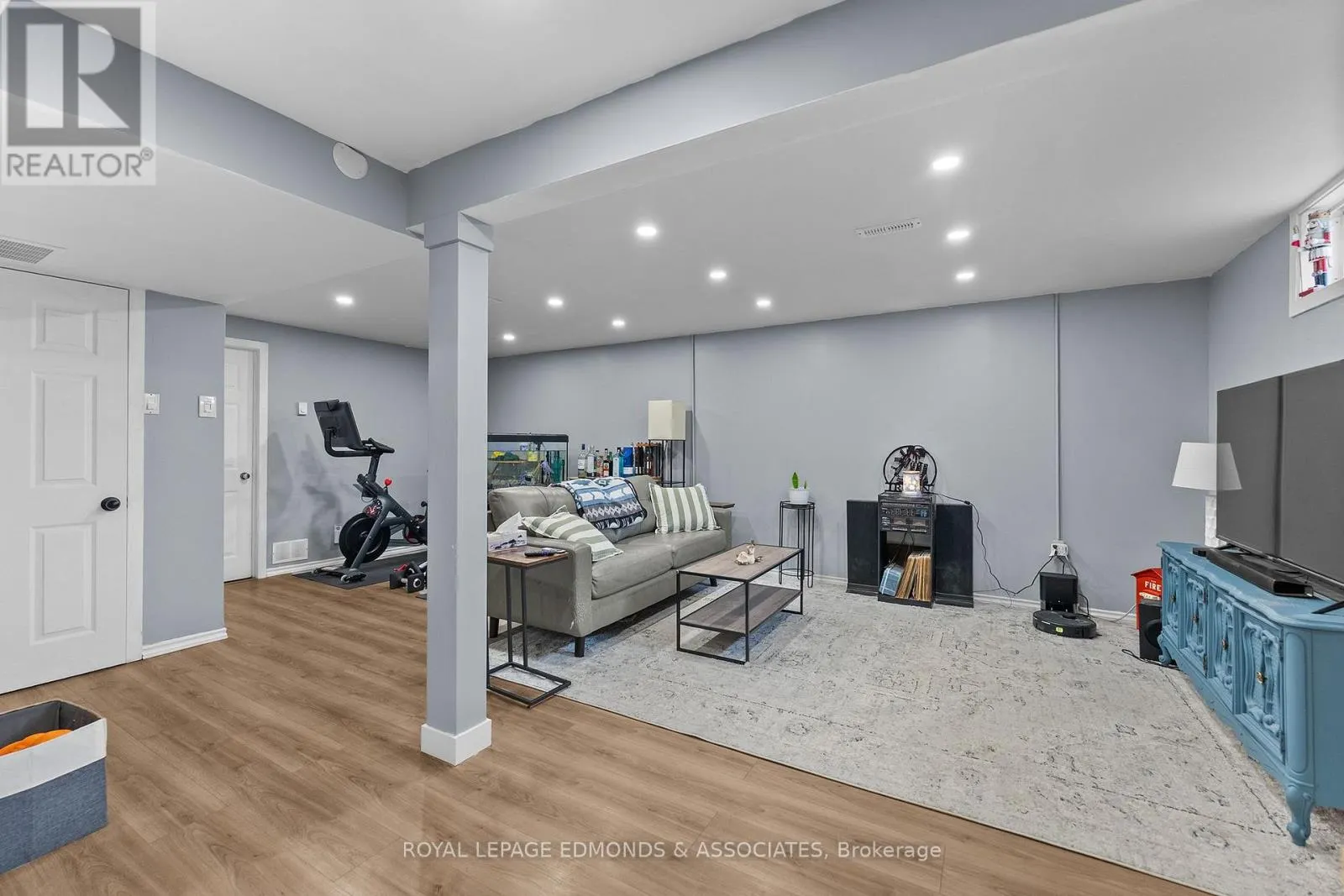 44 SUNSET CRESCENT