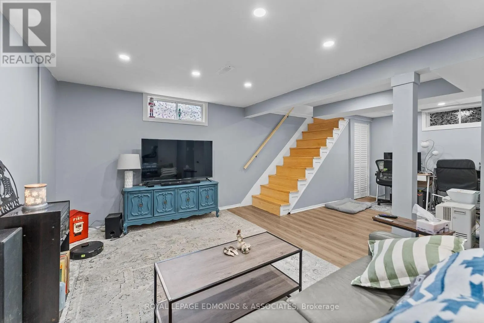 44 SUNSET CRESCENT