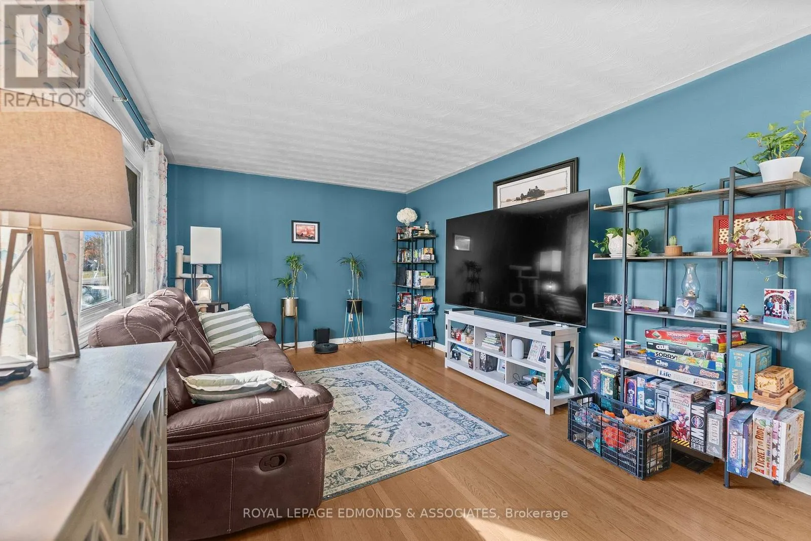44 SUNSET CRESCENT