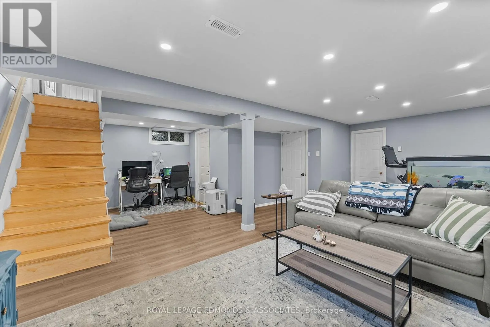 44 SUNSET CRESCENT