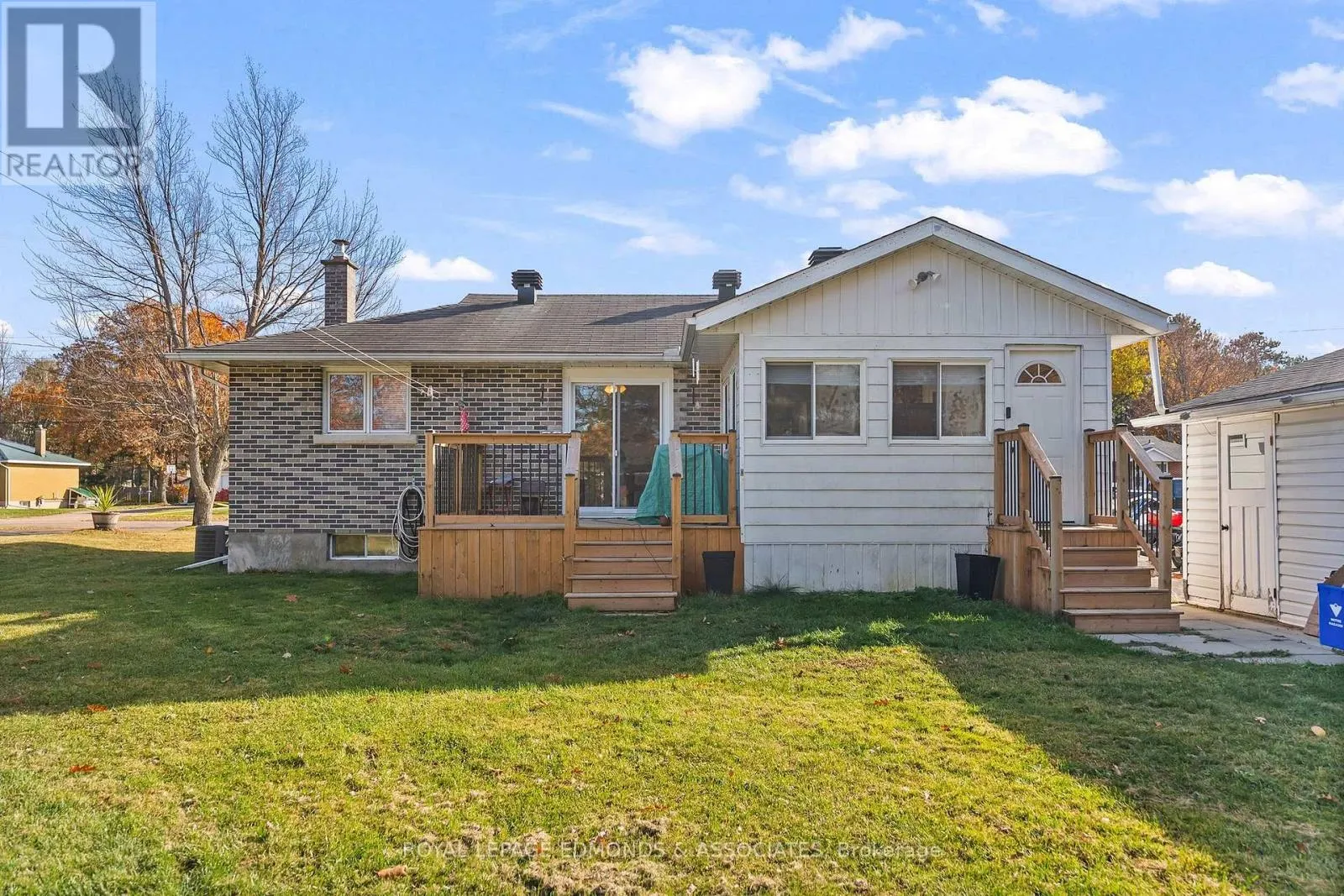 44 SUNSET CRESCENT