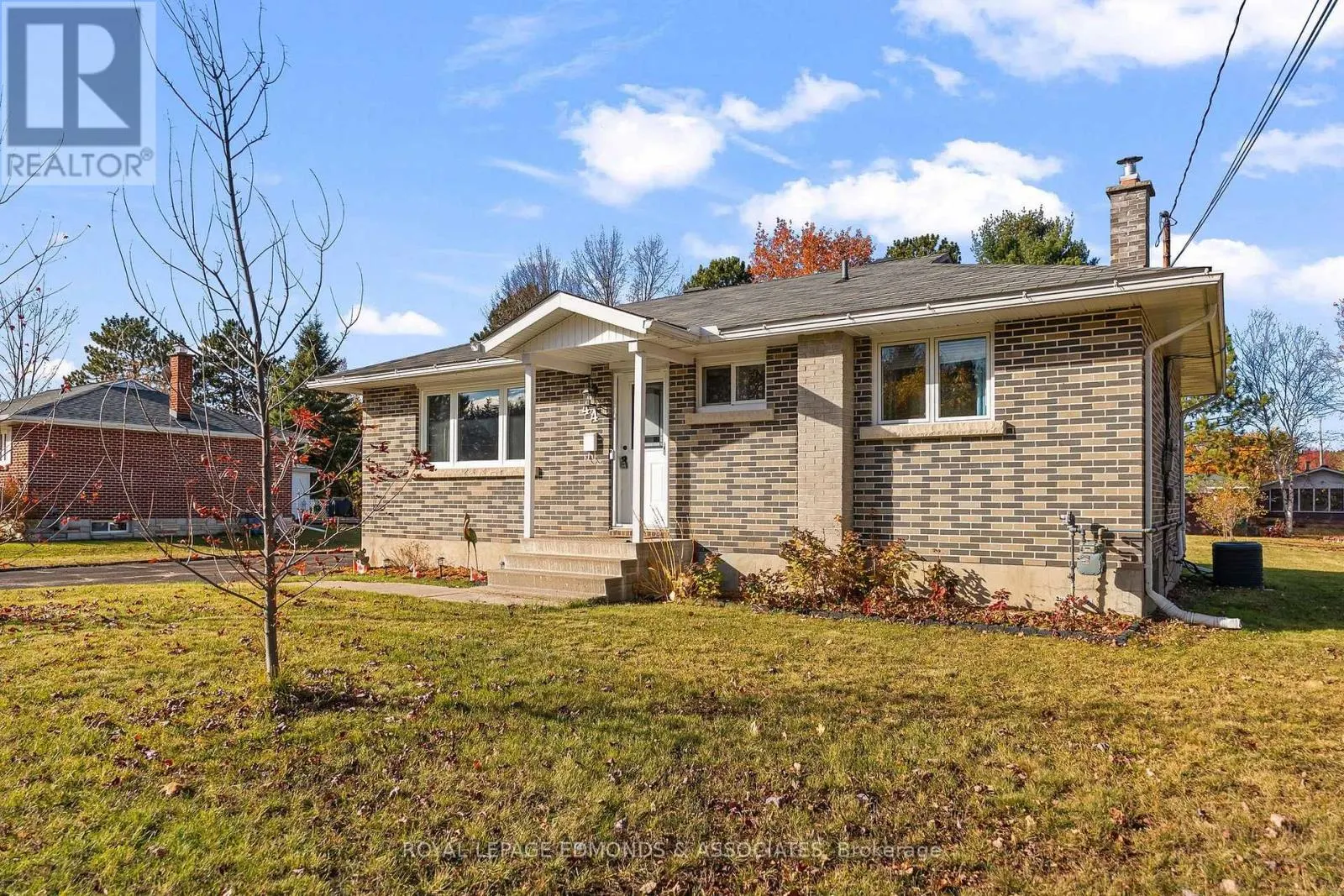 44 SUNSET CRESCENT