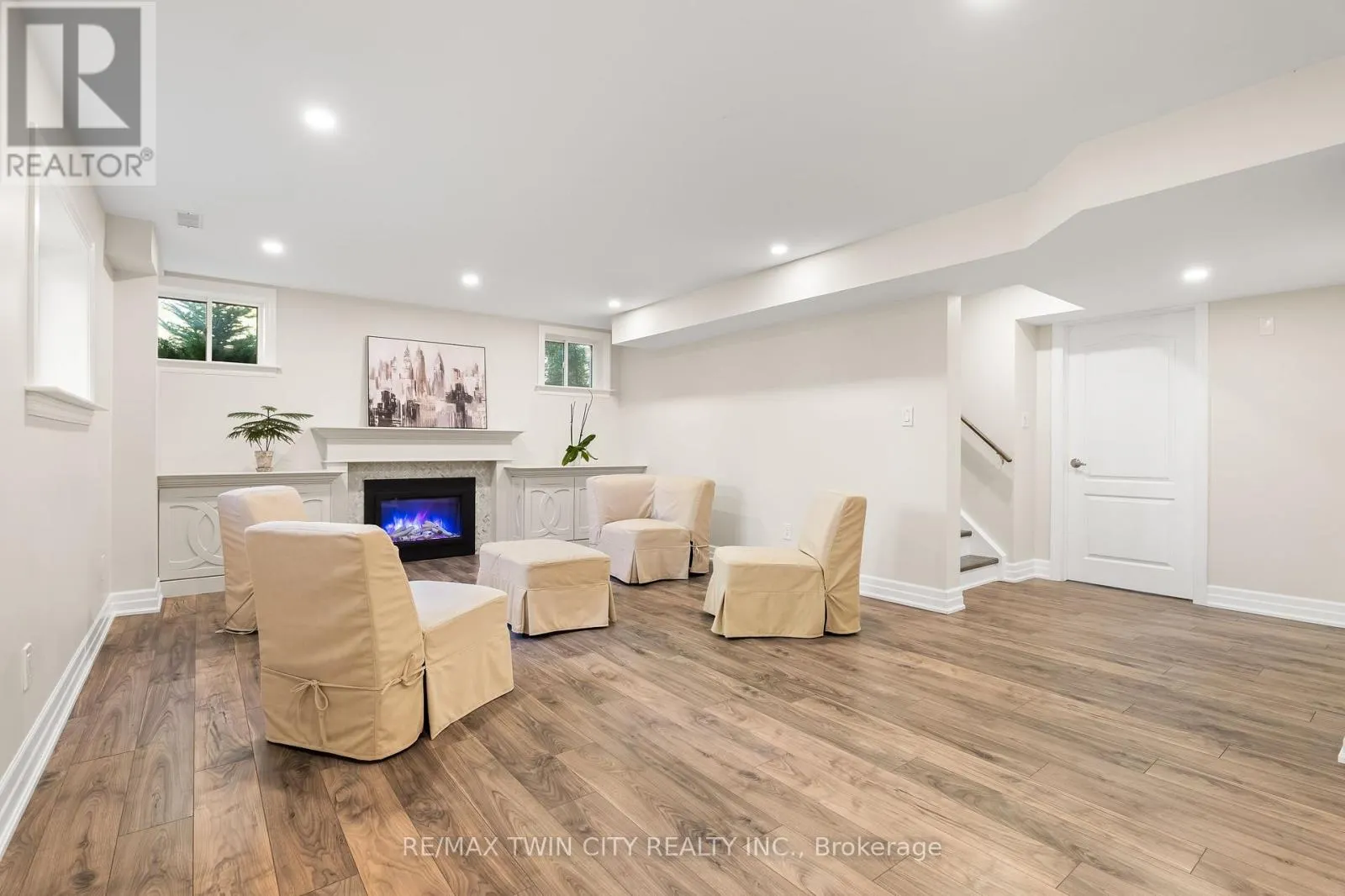 296 FALLING GREEN CRESCENT