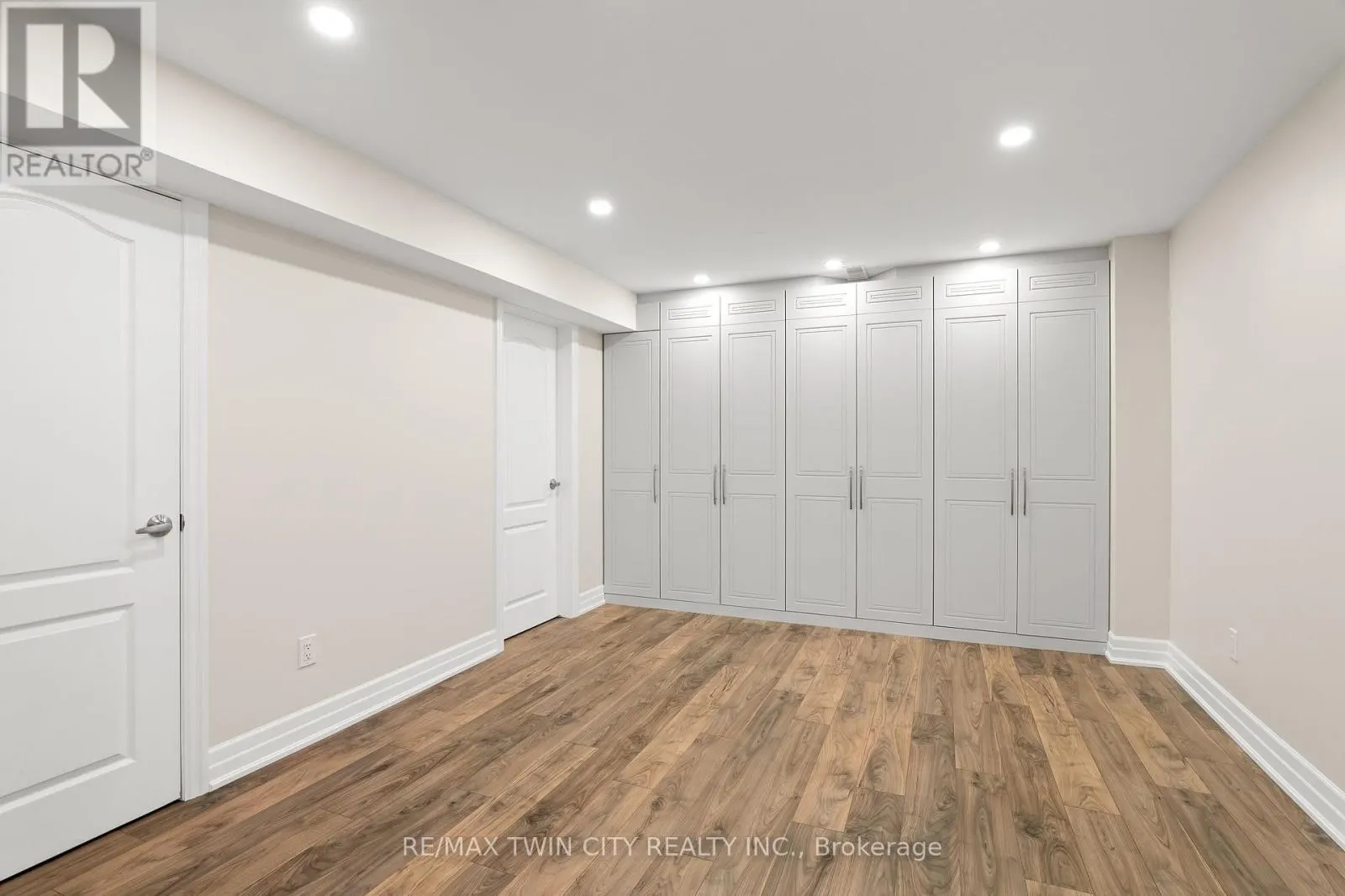 296 FALLING GREEN CRESCENT