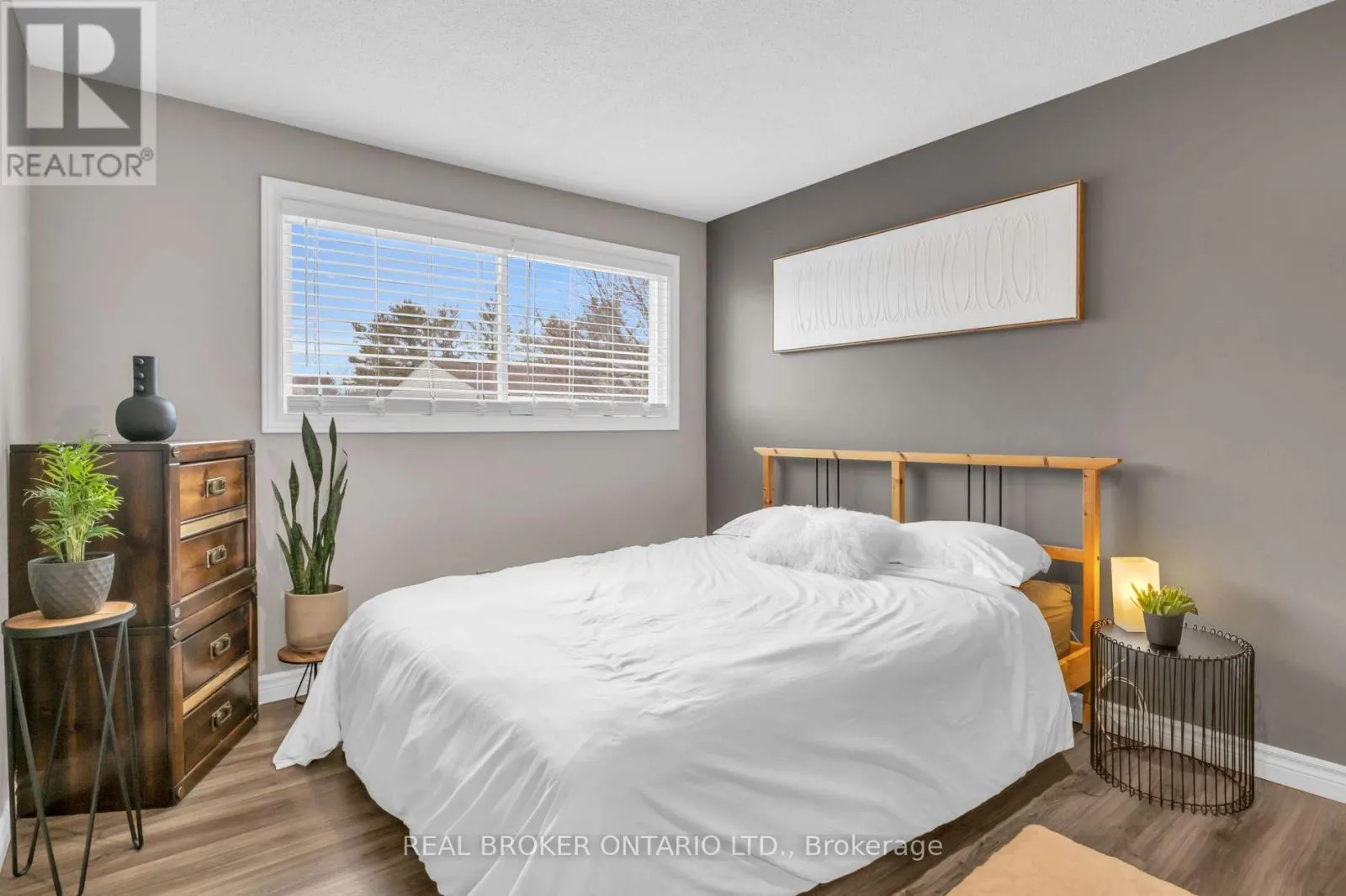 15 - 415 MORGAN AVENUE