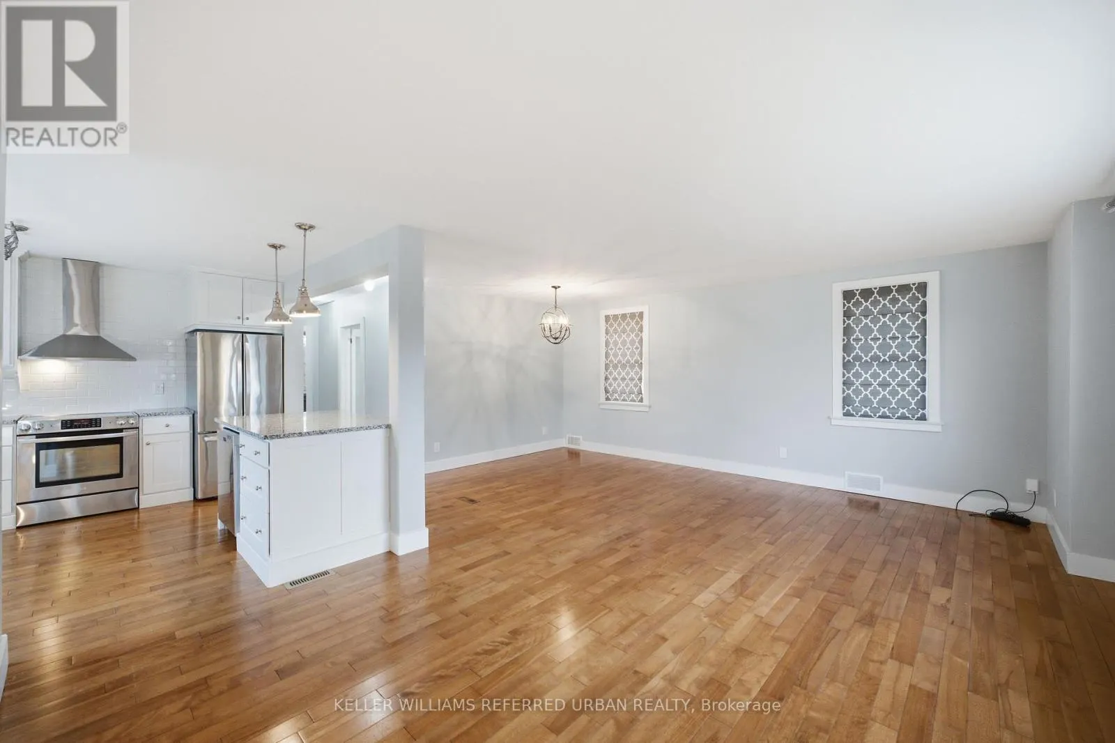 151 UNIVERSITY AVENUE E