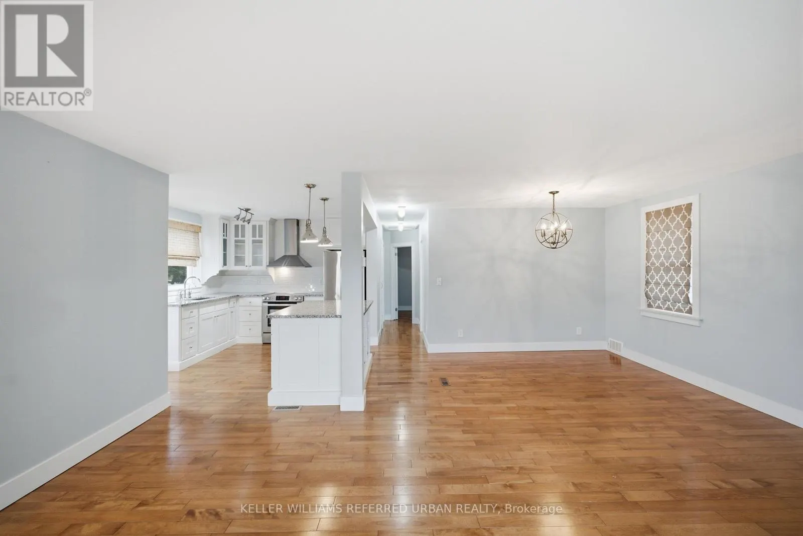151 UNIVERSITY AVENUE E