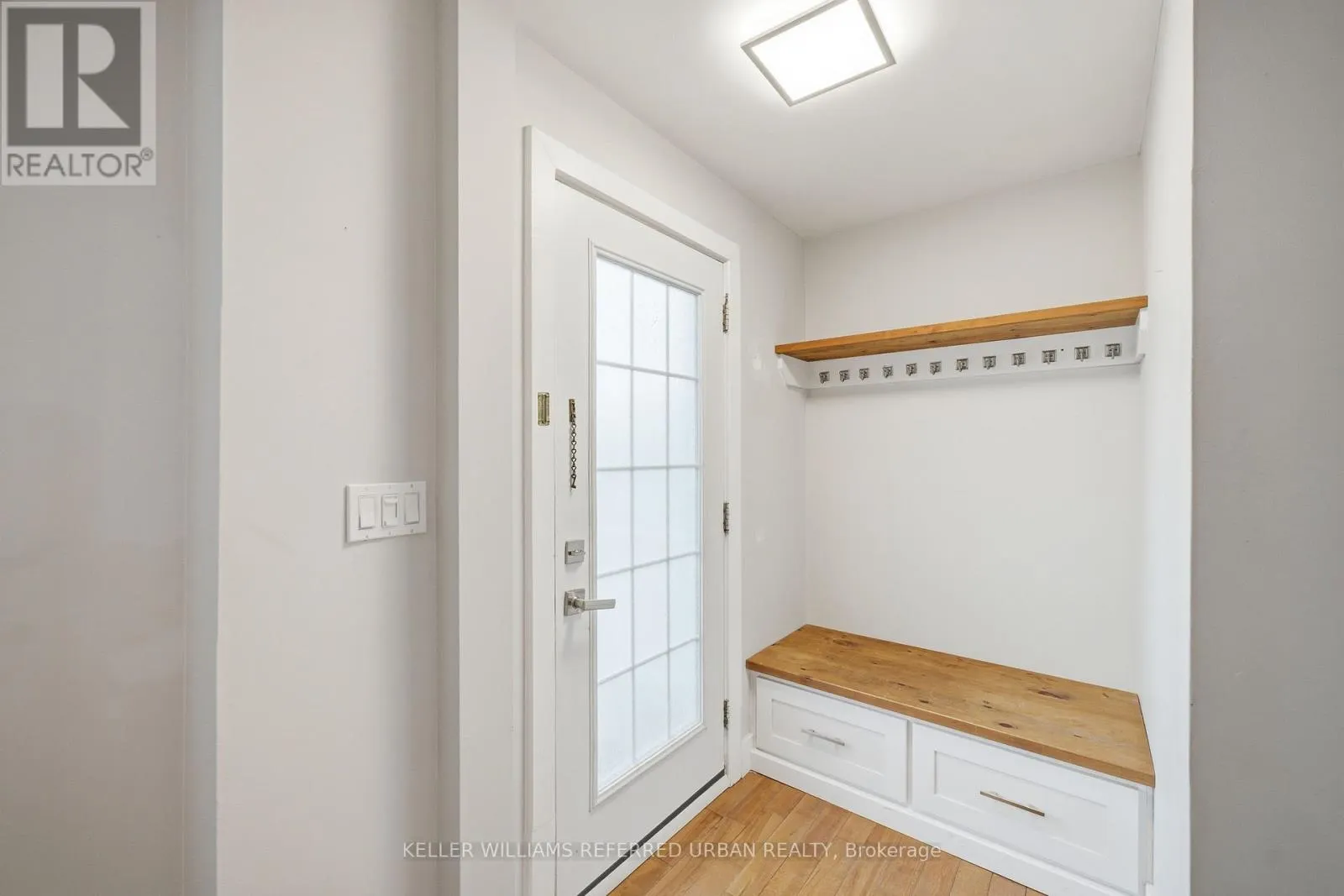 151 UNIVERSITY AVENUE E
