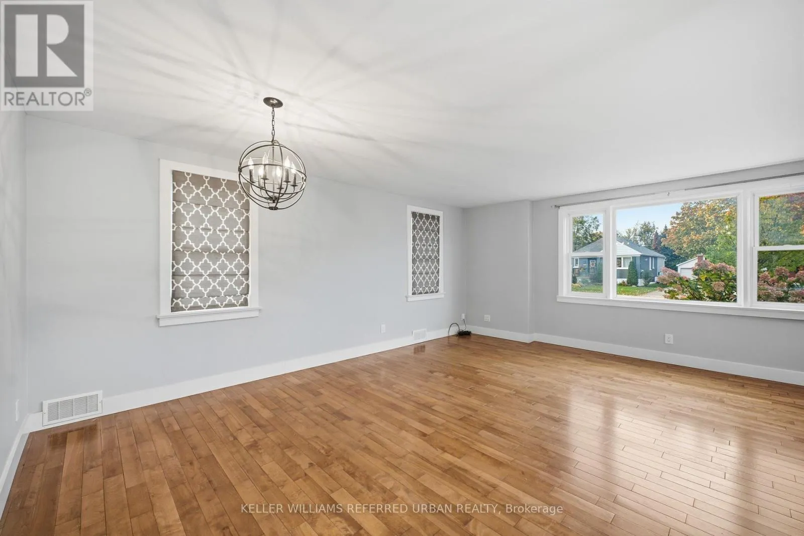 151 UNIVERSITY AVENUE E