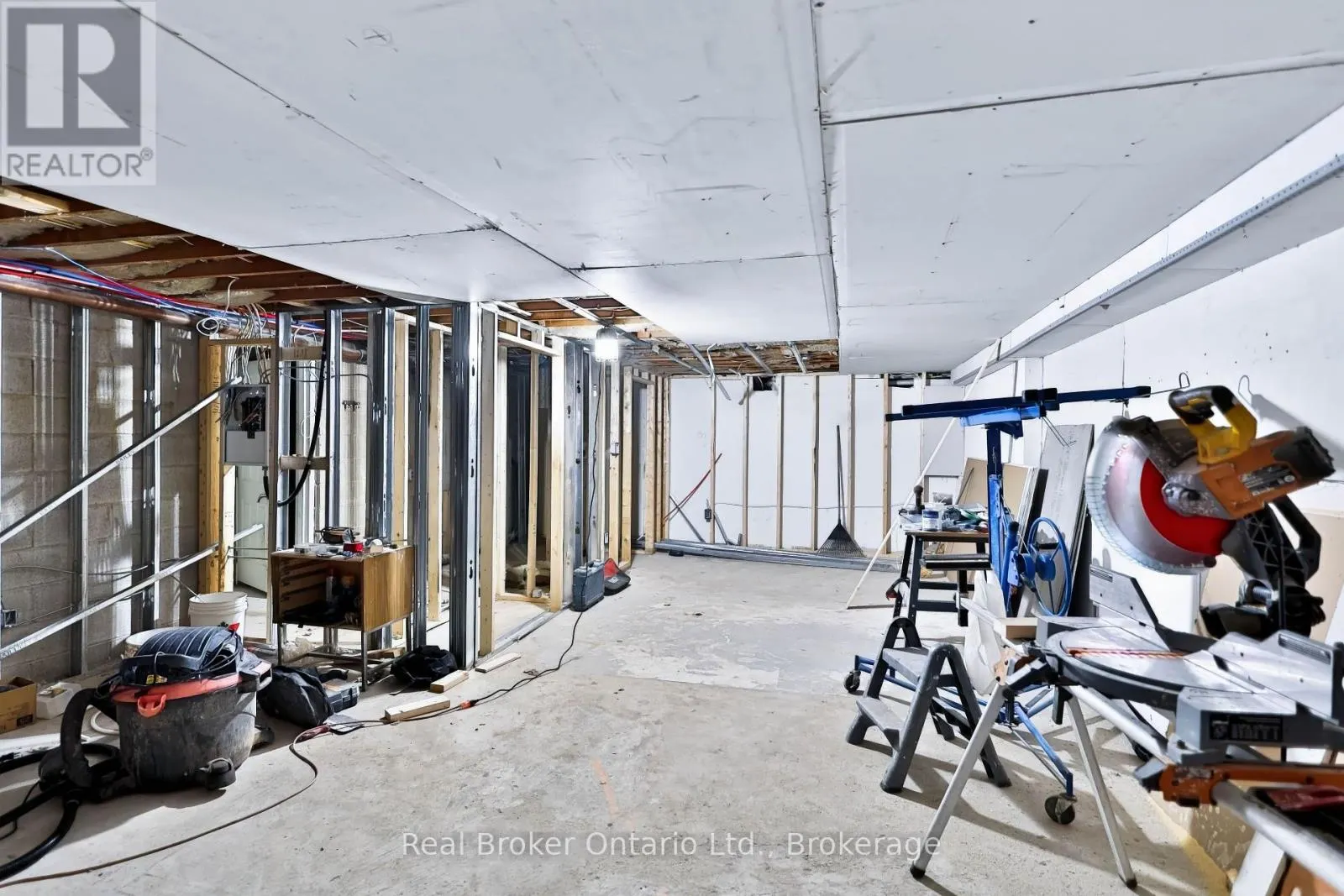 1831 MAIN STREET W