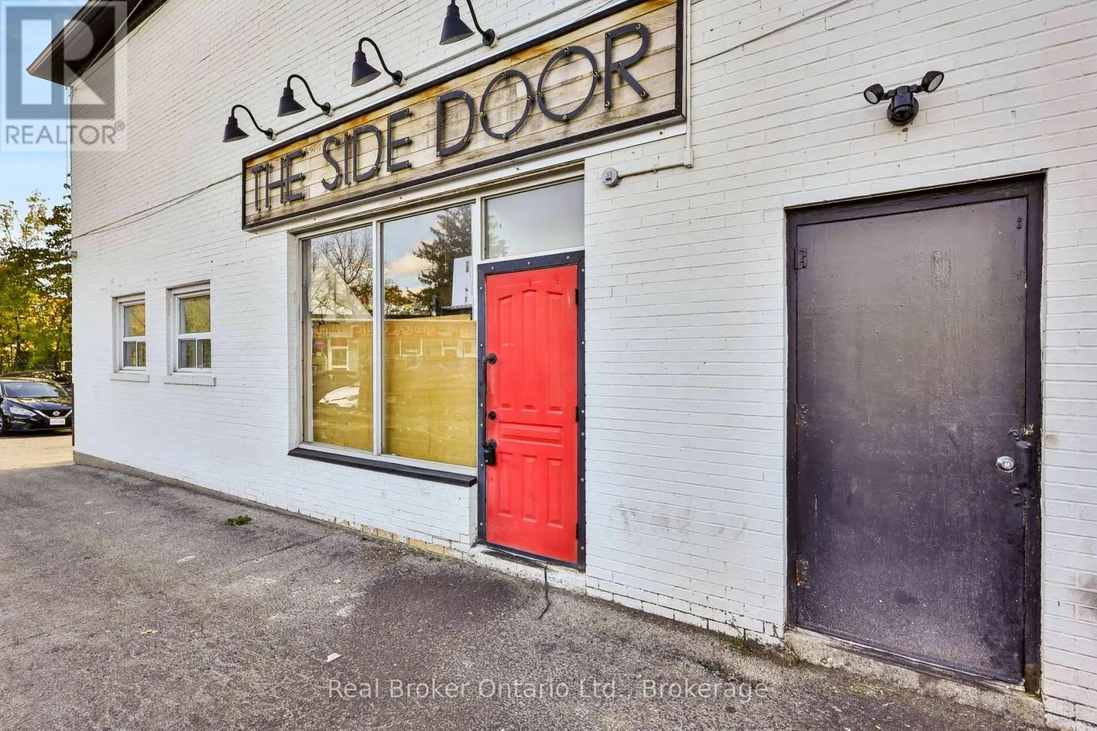 1831 MAIN STREET W